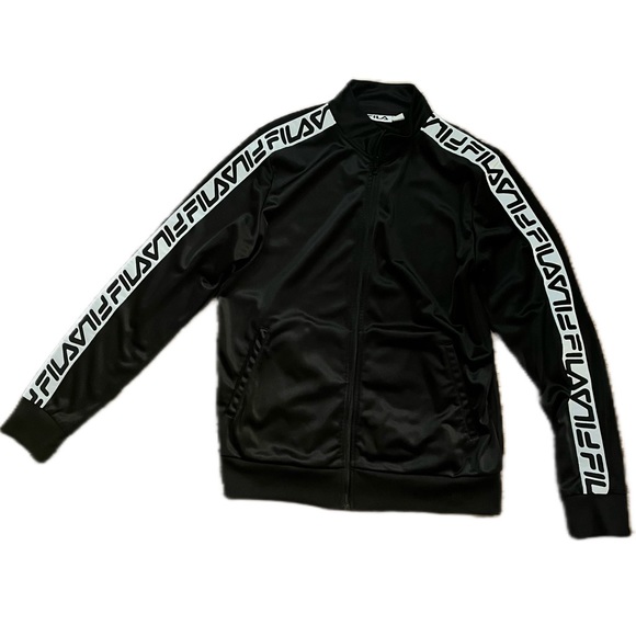 - Black Fila Trim zip up sweater🫶🏼Size Large but can fit like a medium - Picture 1 of 6